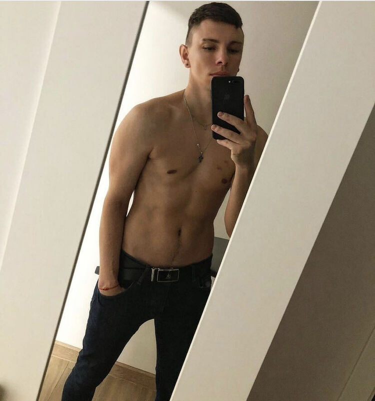  31846317  Alex, 23 ,    