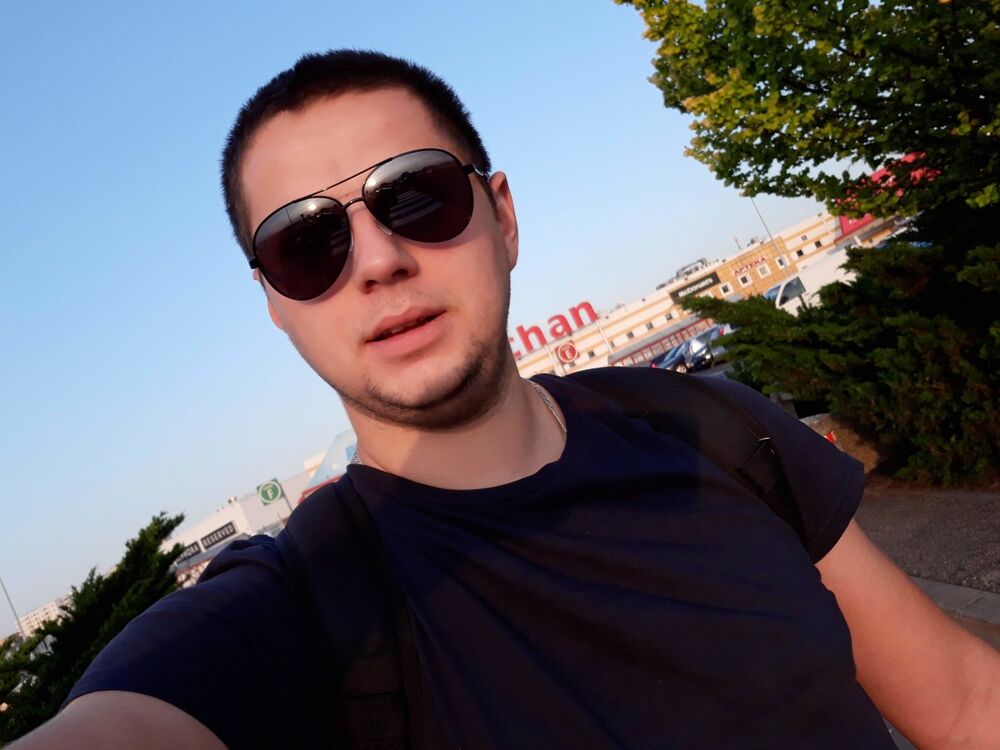  19542377  Andrii, 28 ,    Benesov
