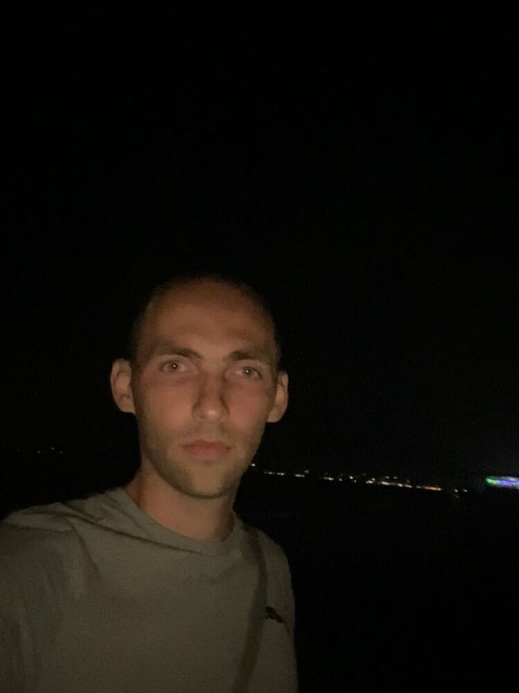  31703657  , 32 ,    