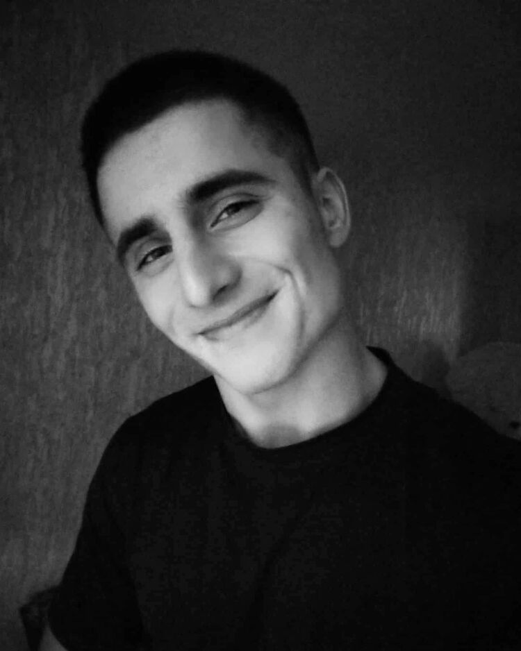  18634567  , 26 ,    --