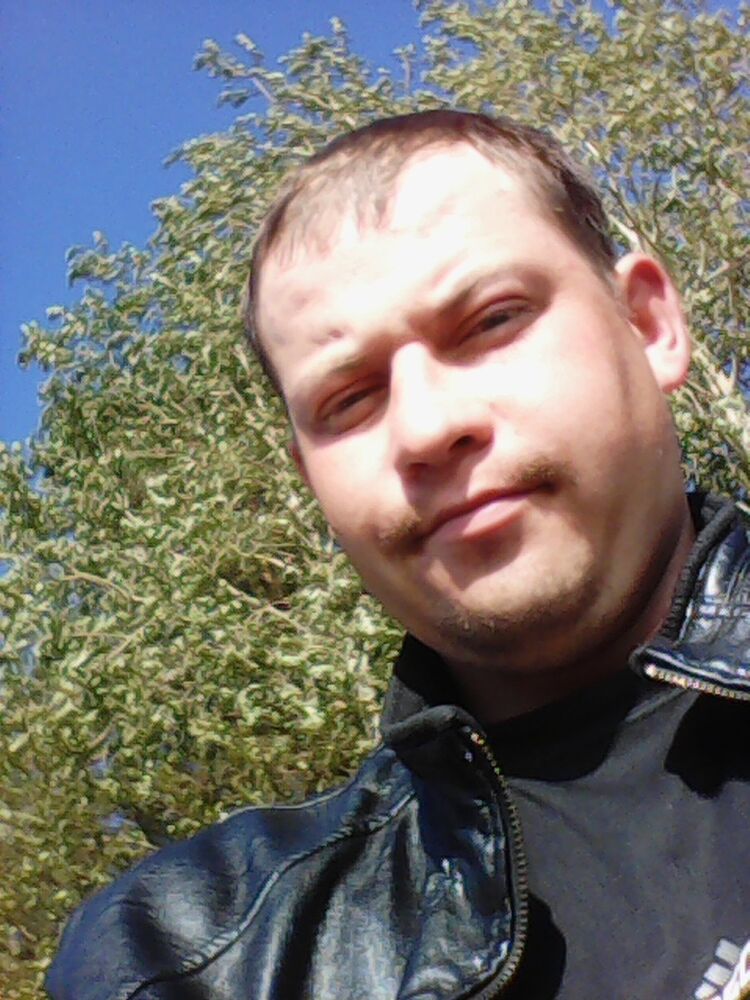  ,   Maikl, 37 ,   