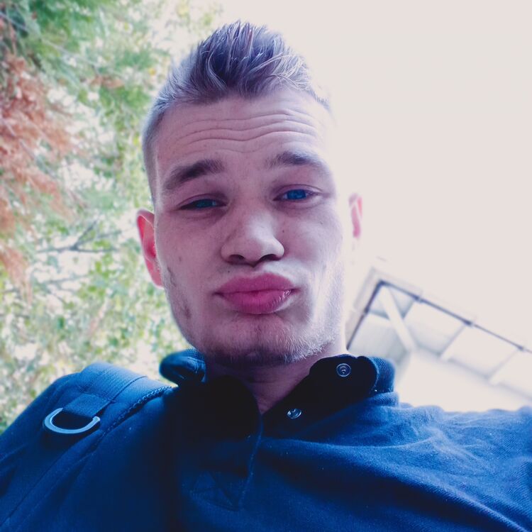  31015607  Sergei, 24 ,    Mernel
