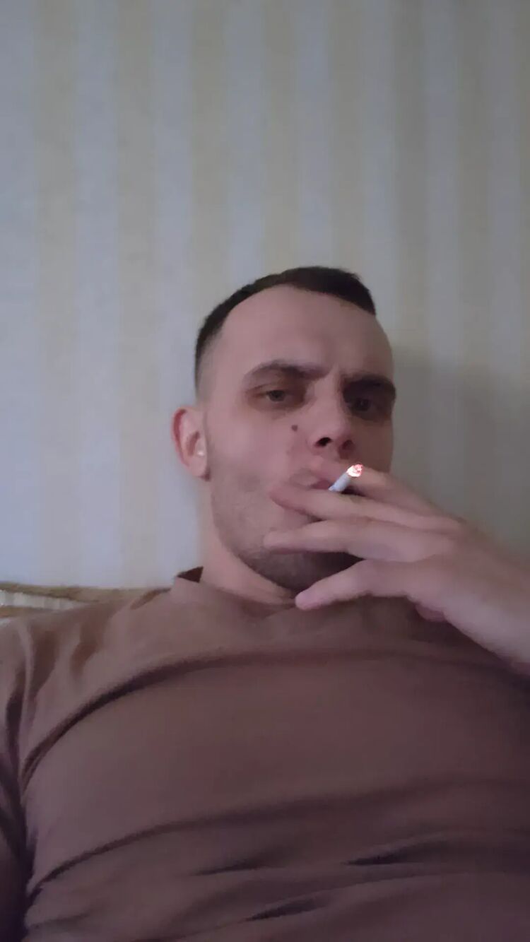  34989077  Maks, 31 ,    