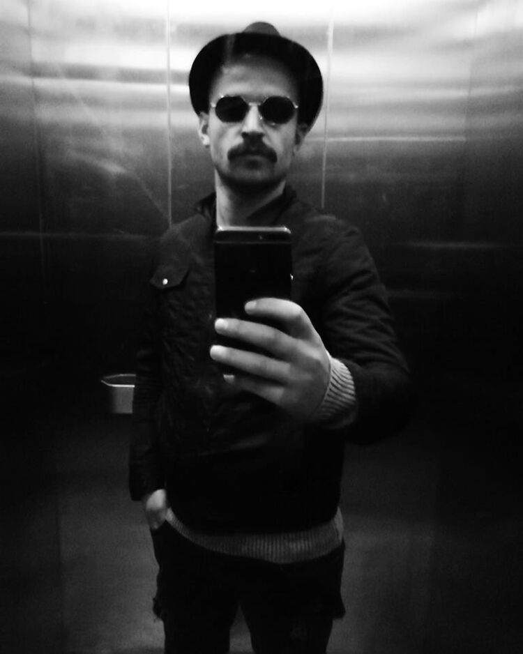  16118757  Luka, 35 ,    