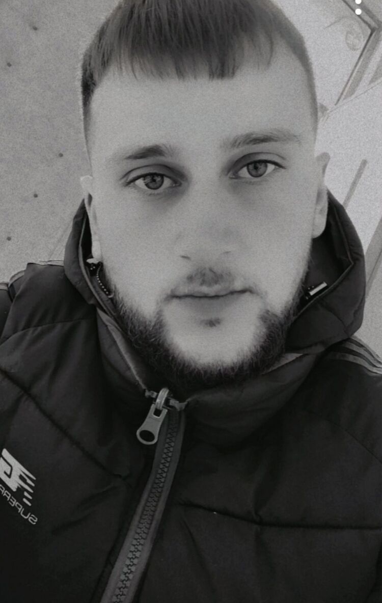  42912277   , 33 ,    