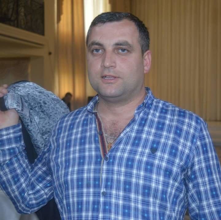  18611487  Gio, 38 ,    