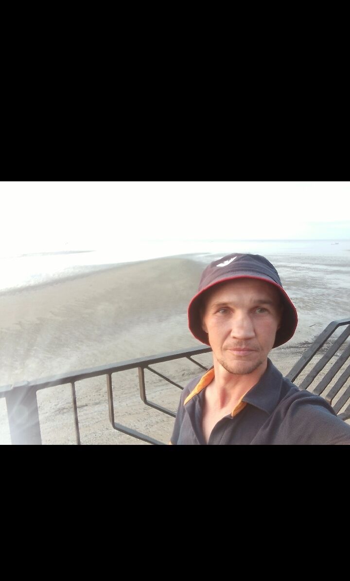  47183437  Igor, 42 ,     