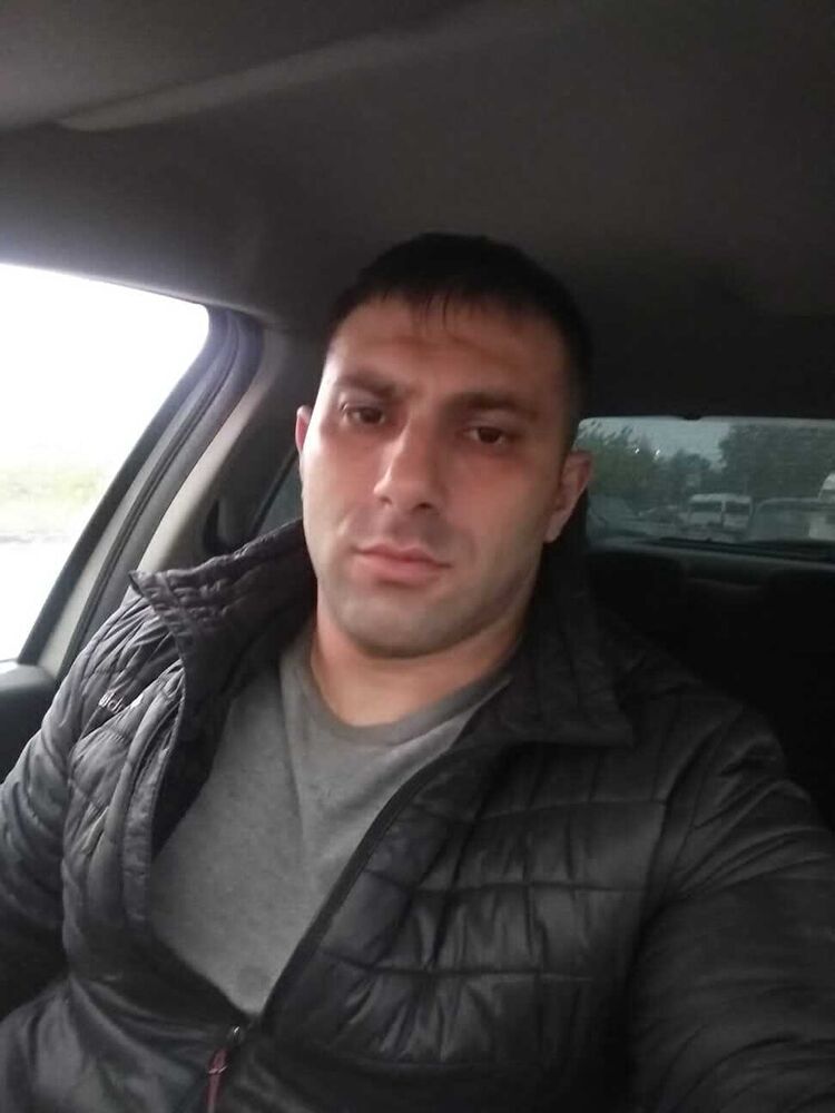  ,   Ksander Cage, 34 ,   c 