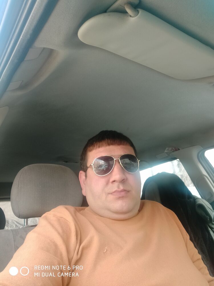  33249937  Armen, 37 ,    
