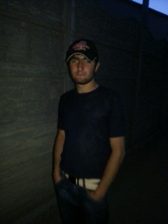  52756047  Narek, 31 ,     