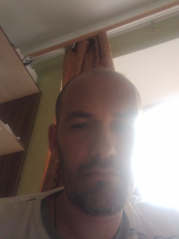  42012907  Artem, 38 ,    