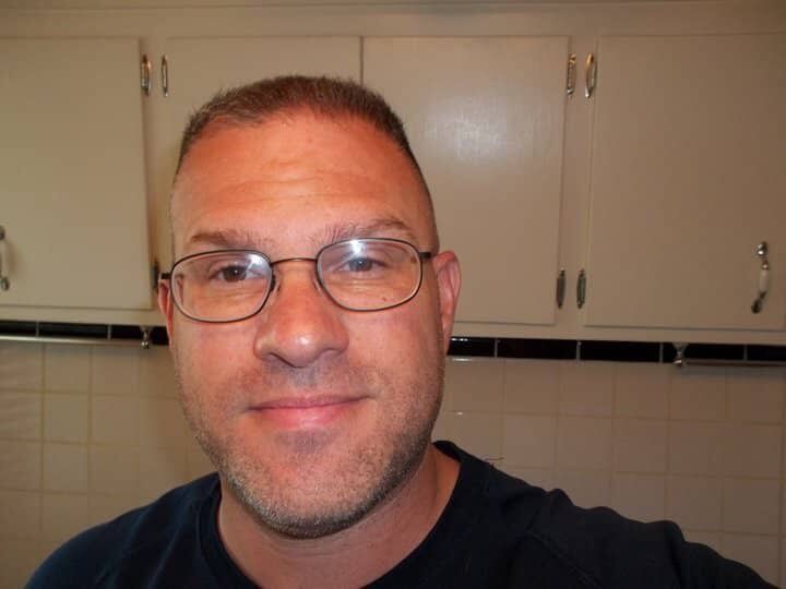  24161297  Daniel, 47 ,    