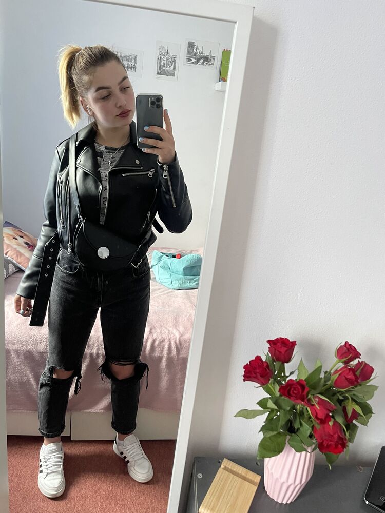  35374867  Andrianka, 21 ,    Praha
