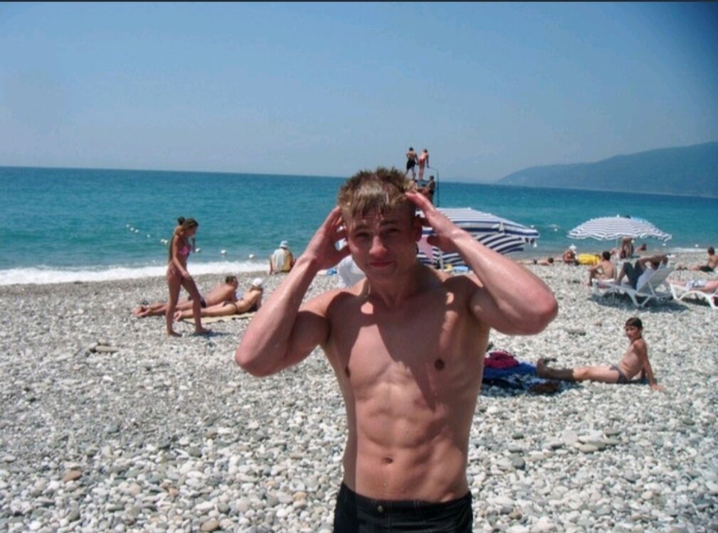  27674257  Ilia, 37 ,    -