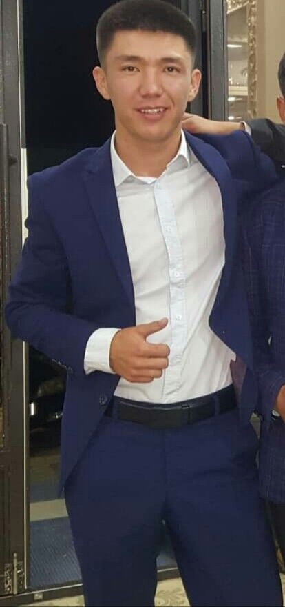  18136267  Daniyar, 27 ,    