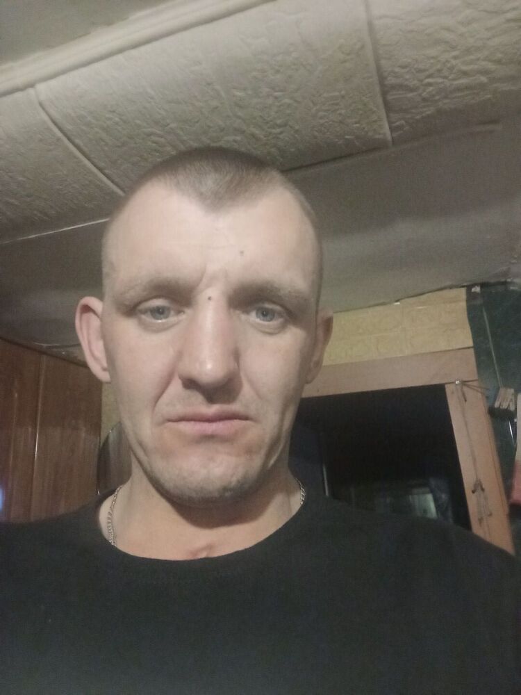  44932427  Leonid, 37 ,    