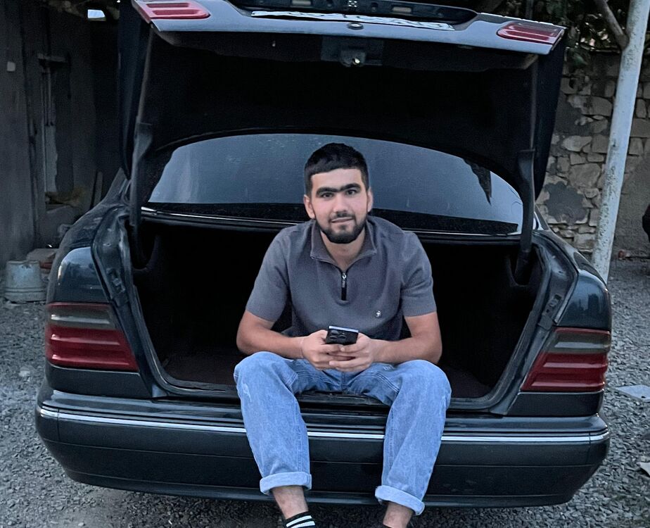  48304147  Nadir, 20 ,    