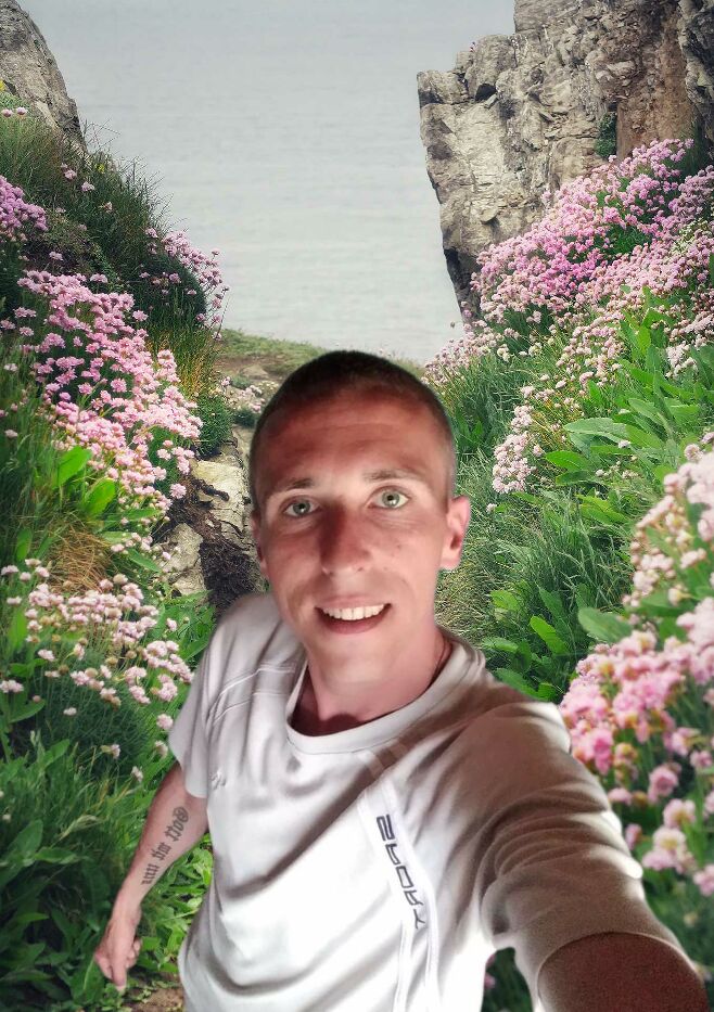  27031457  Aleksander, 33 ,    