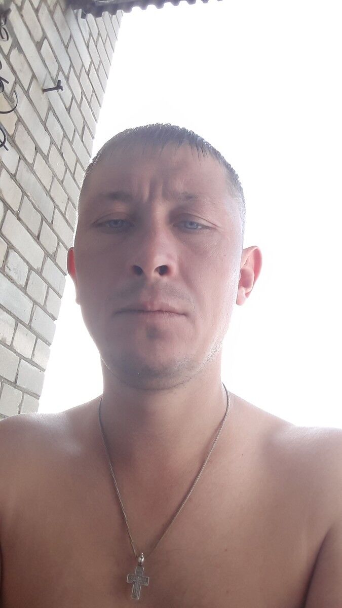  ,   Andrej, 41 ,   ,   , c , 