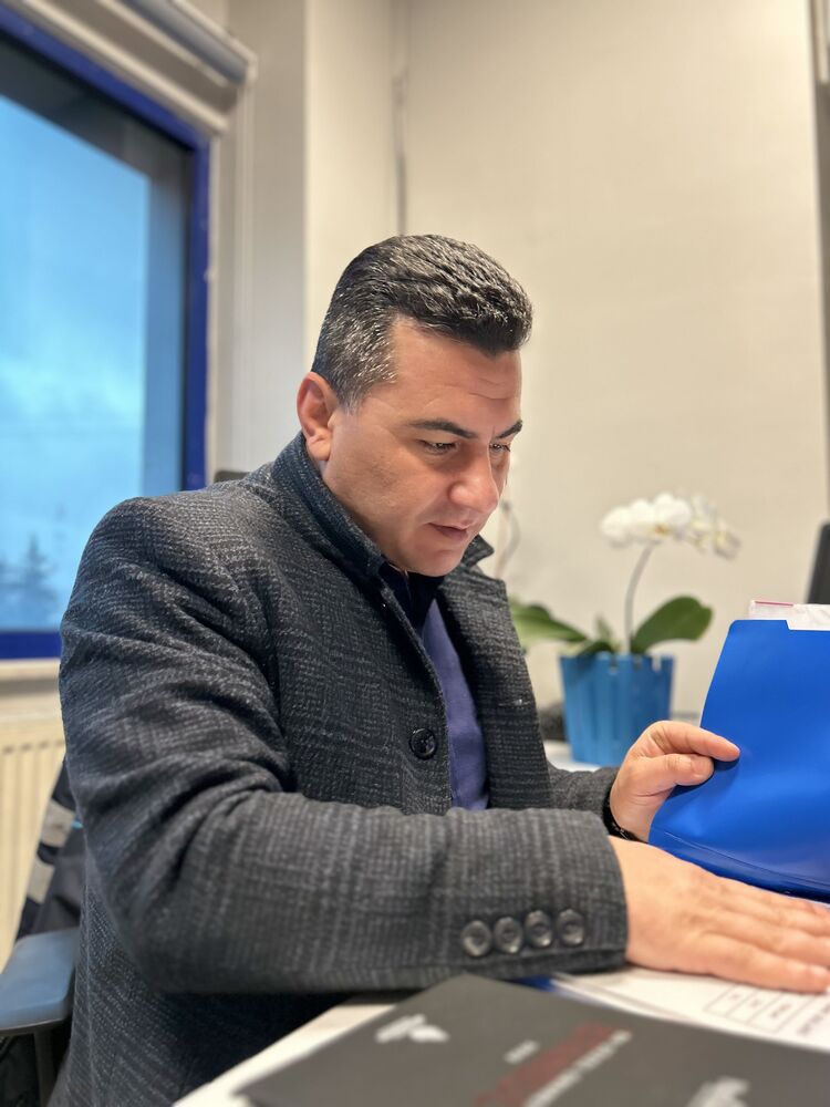  ,   Ersan, 43 ,   ,   