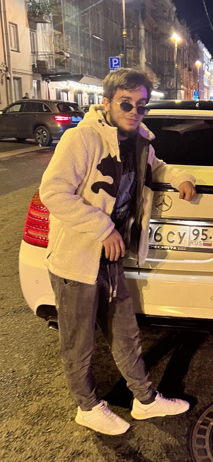  43533777  , 28 ,    -