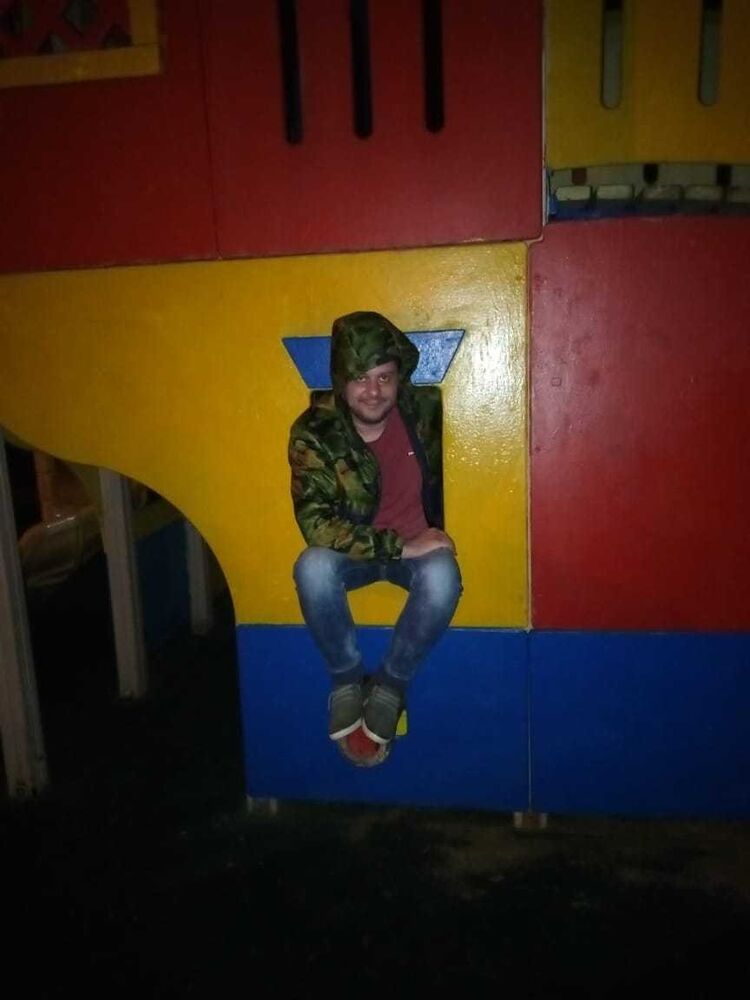  12460627  Pavel, 42 ,    