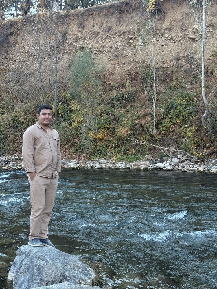  54290767  Ulugbek, 37 ,    