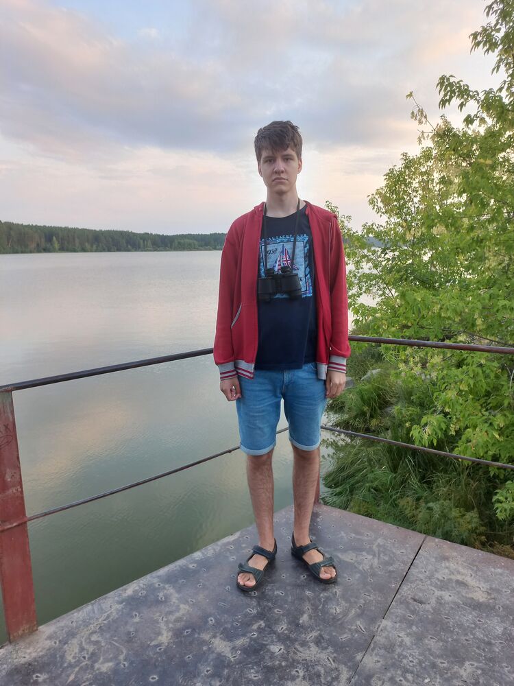  31649607  Maxim, 22 ,    