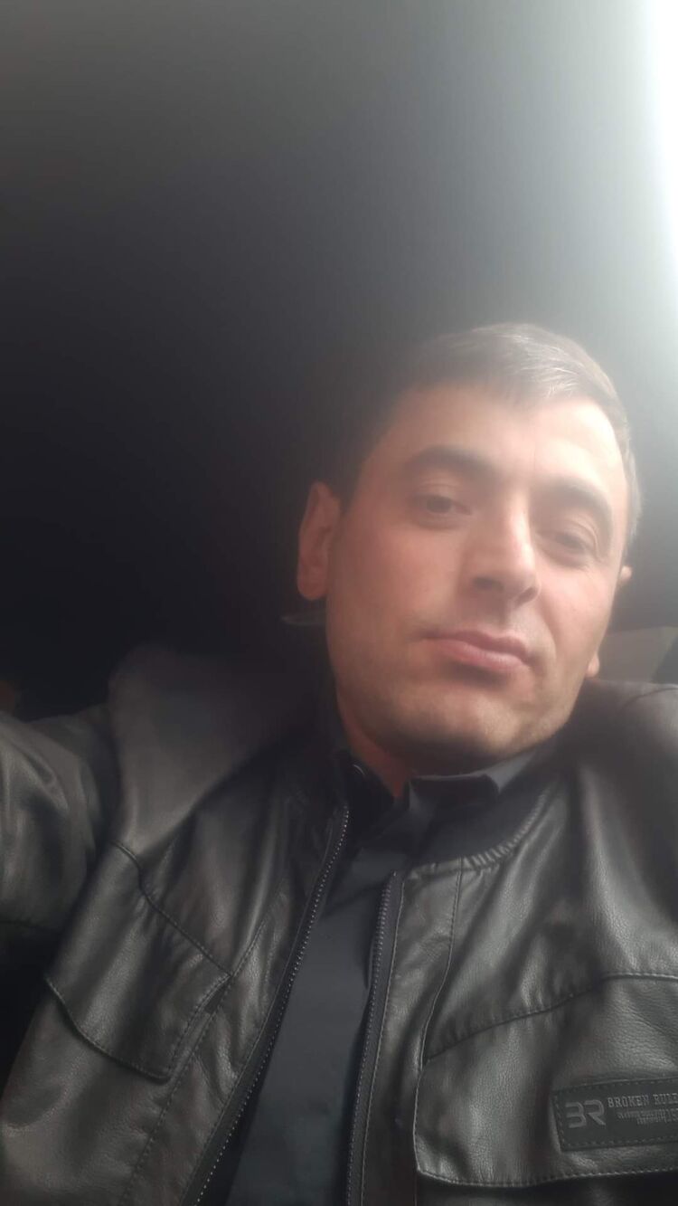  36226037  Aram, 40 ,    