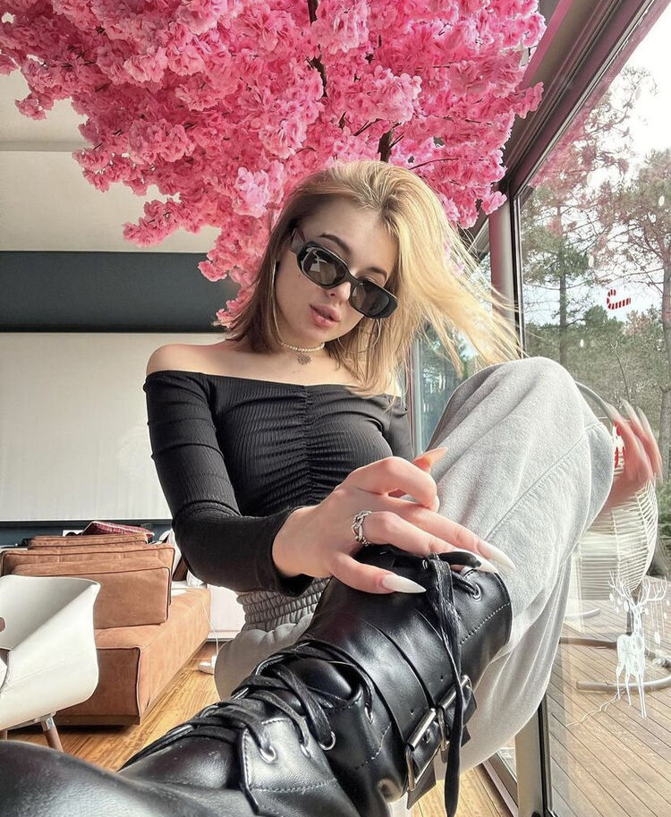  ,   , 24 ,   ,   