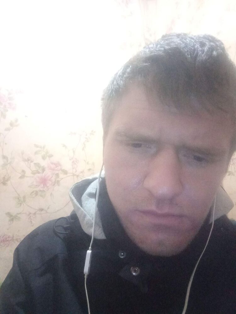  48525727  , 31 ,    