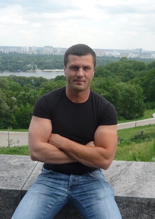  33579327  Alexandru, 43 ,    