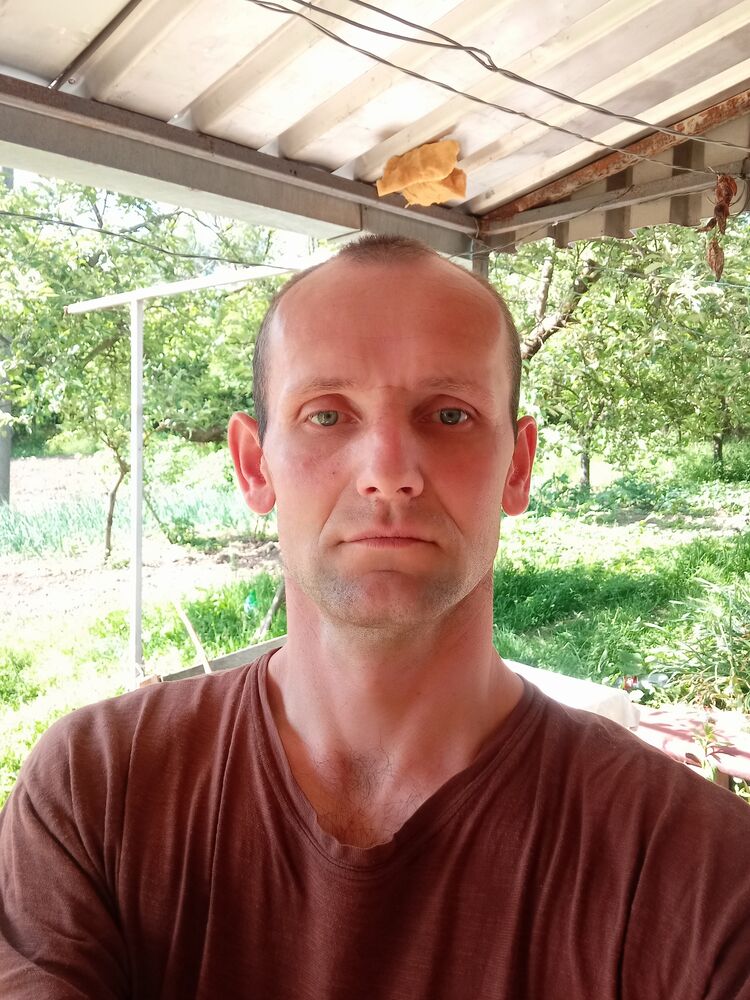  ,   Sladjan, 42 ,   ,   