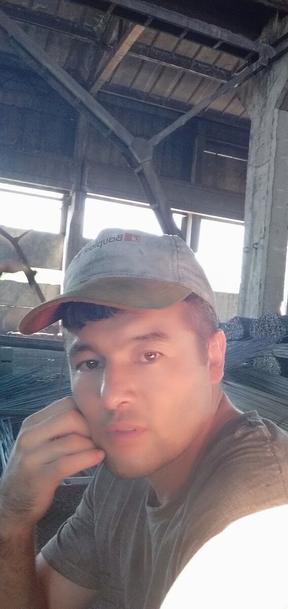  17900757  Malik, 42 ,    