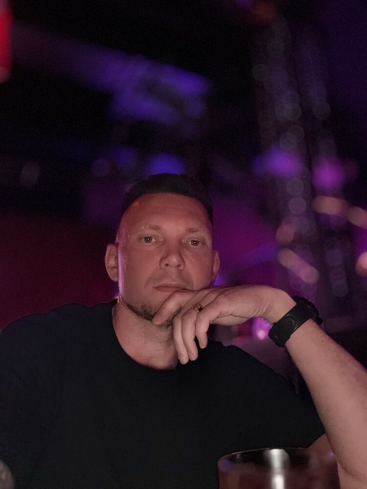  53873547  , 35 ,    --