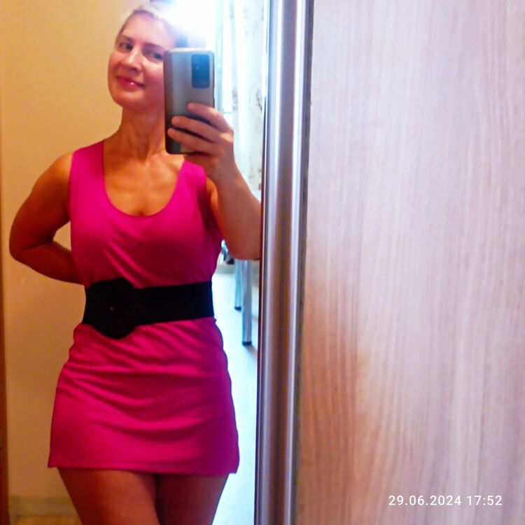  44728757  Dana, 39 ,    