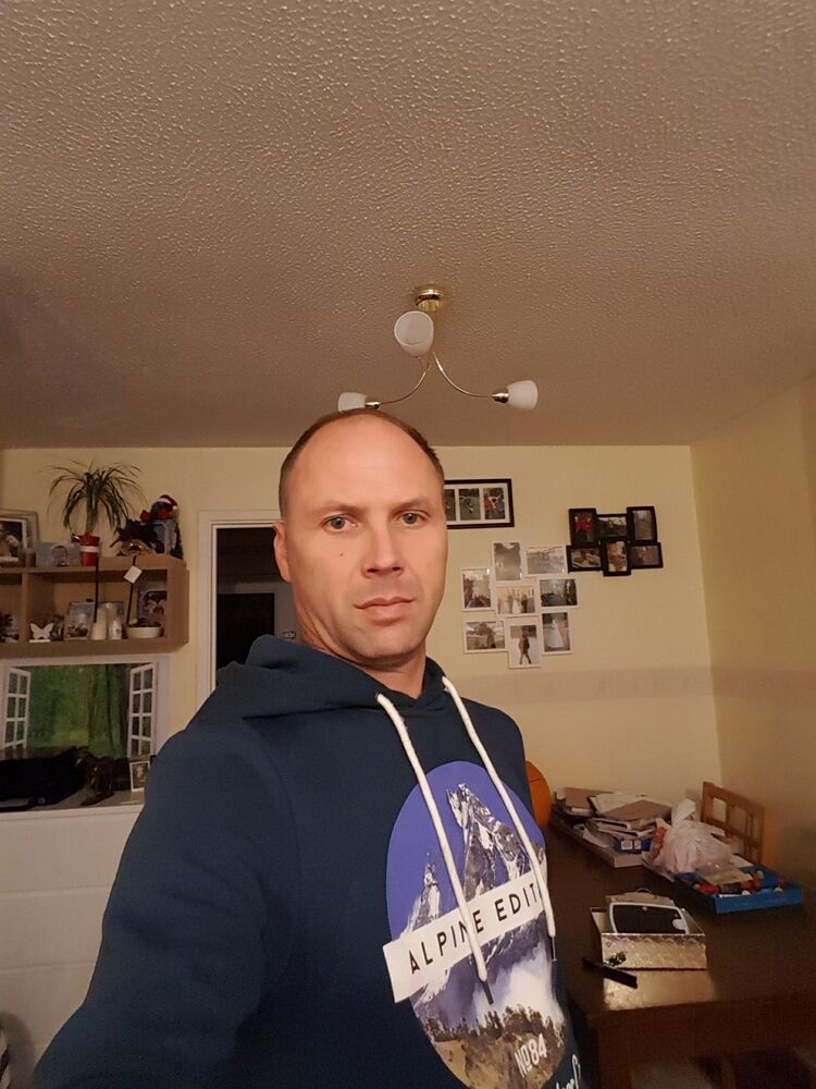  17626117  Igor, 53 ,    