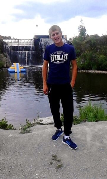  10250617  Nikolai, 33 ,    