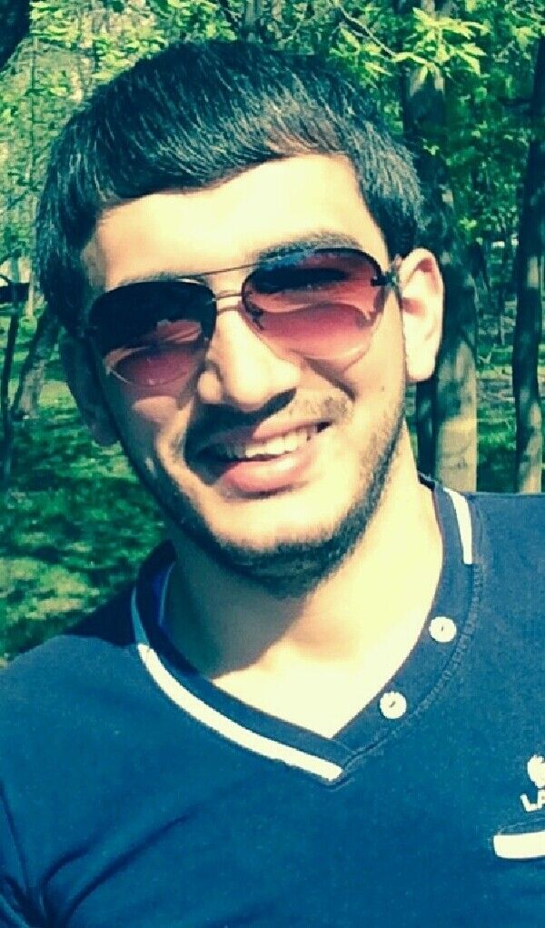  17526407  Edvart, 38 ,    