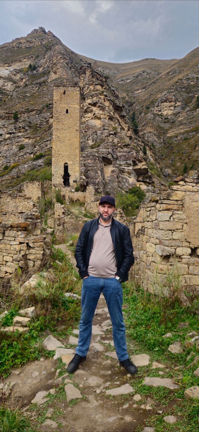  54312047  ADAM, 37 ,    