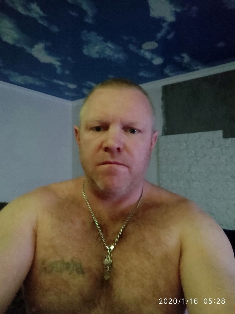  19092657  Denis, 23 ,    