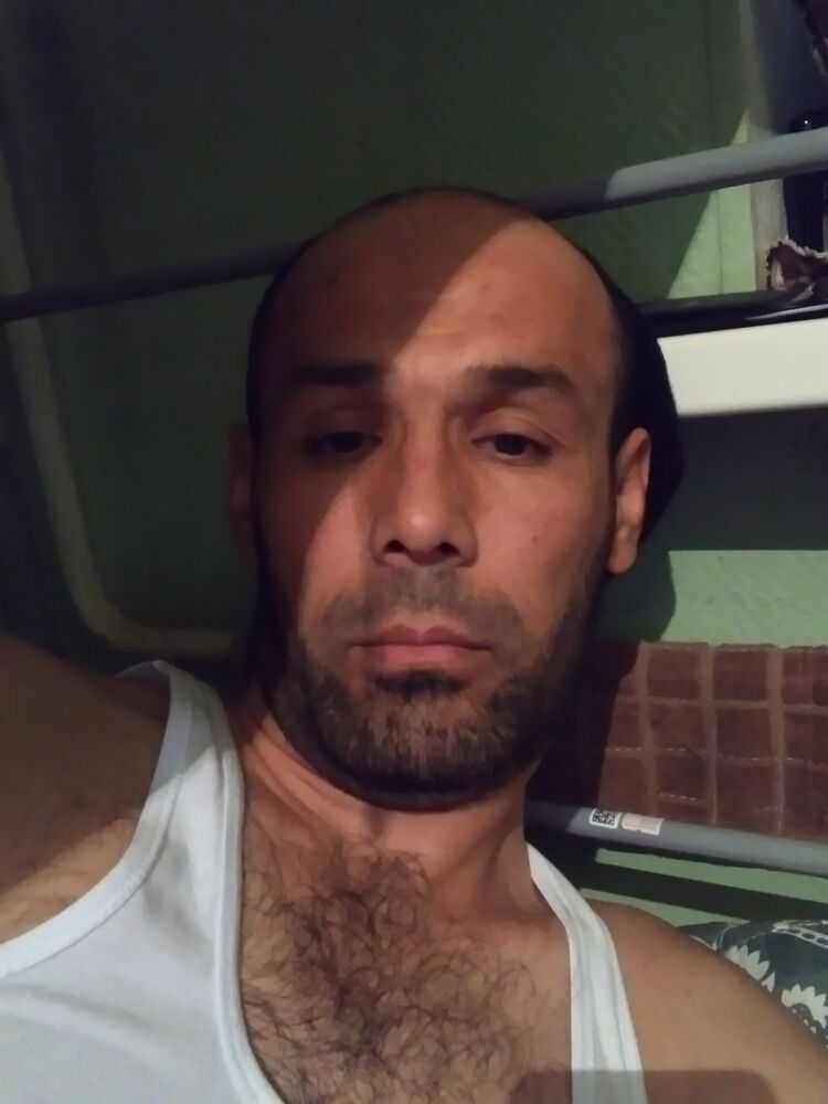  48257797  Mansur, 39 ,    