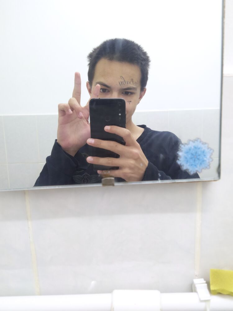  38166237  ˸, 22 ,    -