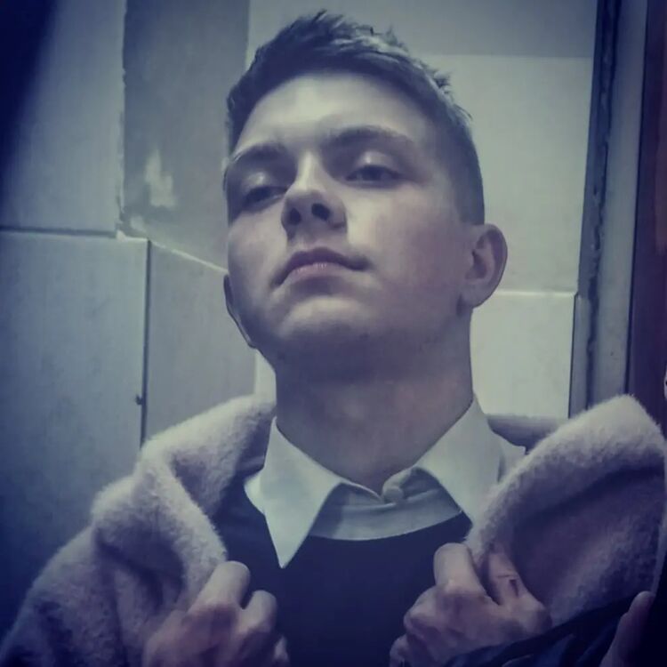  42140457  , 22 ,    