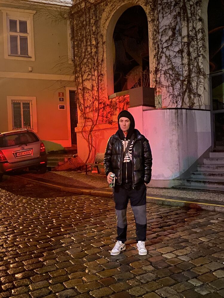  41086477  Yurii, 25 ,    Bohnice