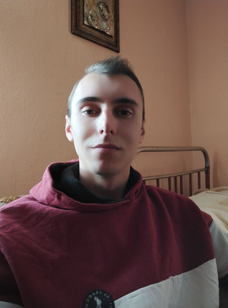  32763537  Valer, 22 ,    