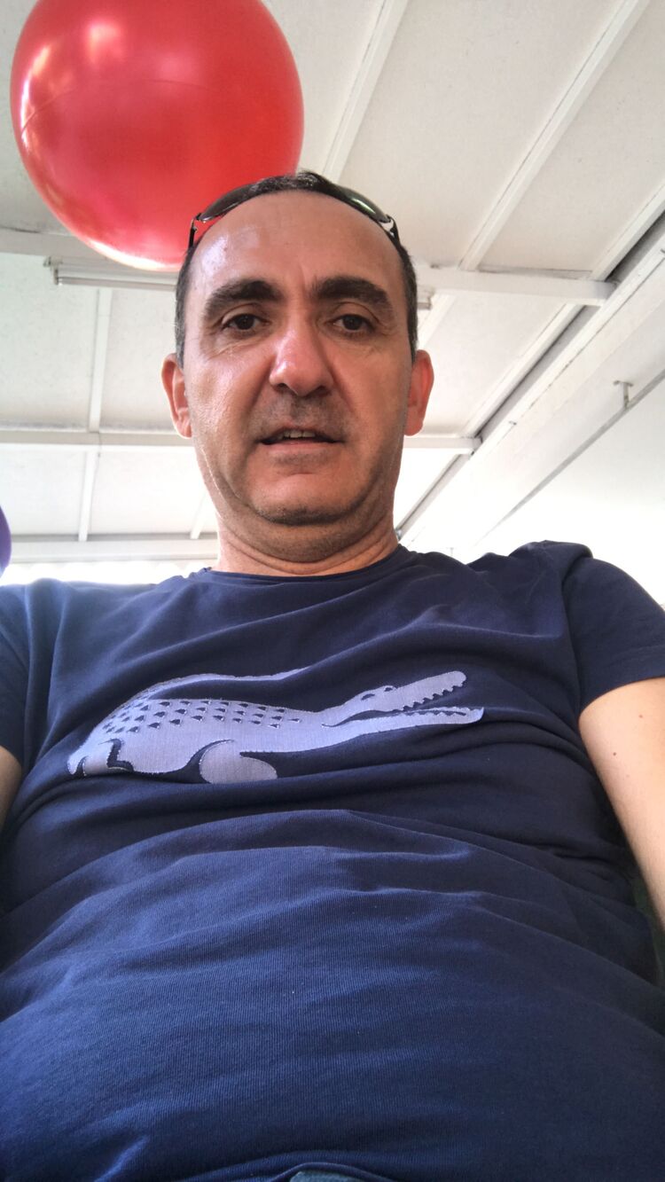  48673177  Mete, 46 ,    