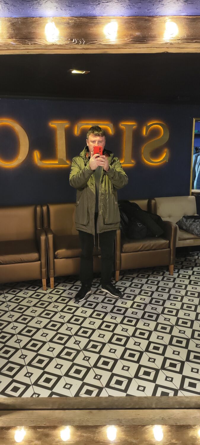  ,   Maxim, 46 ,   ,   