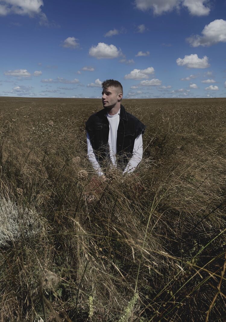  28546647  , 25 ,    -