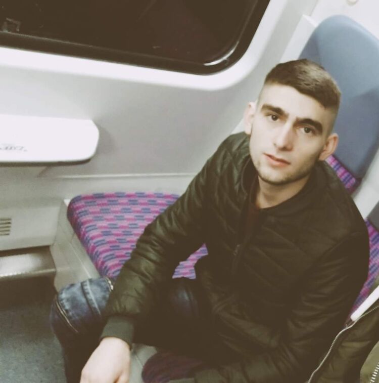  ,   Vanea, 28 ,   c , 